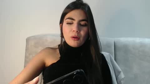 Snapshot of evacollins12 chatting on October 1, 2025, 1:33 am evacollins12 online show from October 1, 2025, 1:33 am