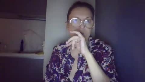 evaglad online show from September 23, 2025, 4:54 pm