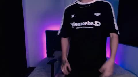 Snapshot of evan__hunter chatting on January 30, 2025, 12:39 am Evan online show from January 30, 2025, 12:39 am