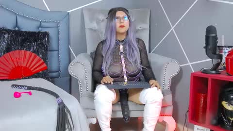 Snapshot of evangeline_17 chatting on February 18, 2025, 2:16 am Miss Evangeline online show from February 18, 2025, 2:16 am