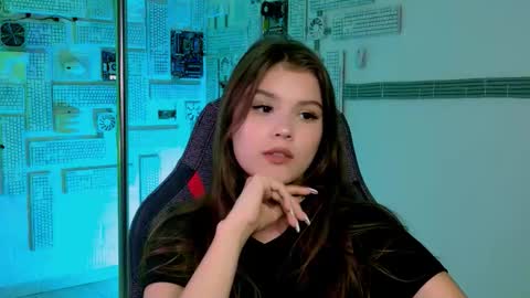 Snapshot of evathopson chatting on September 26, 2025, 12:09 pm Eva  next stream -  - 1600 UTC2000  online show from September 26, 2025, 12:09 pm