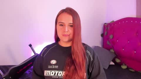 Snapshot of evy_orange1 chatting on January 28, 2025, 5:56 pm EVY online show from January 28, 2025, 5:56 pm