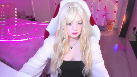 Snapshot of exhoneyangel chatting on February 20, 2025, 12:47 pm  Amy  online show from February 20, 2025, 12:47 pm