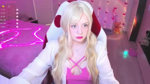 Snapshot of exhoneyangel chatting on March 5, 2025, 8:00 am  Amy  online show from March 5, 2025, 8:00 am