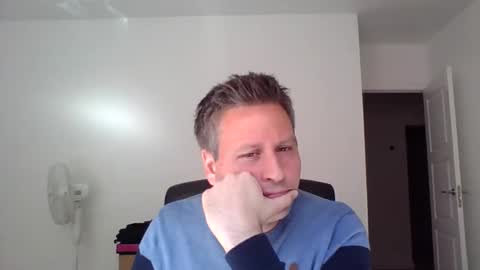 Snapshot of faer_087 chatting on October 1, 2025, 11:49 am faer_087 online show from October 1, 2025, 11:49 am