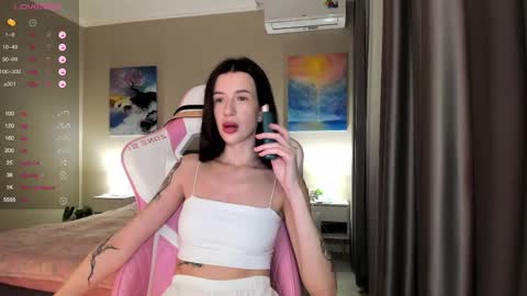 Snapshot of fairy_bloomix chatting on January 8, 2025, 5:48 pm Bloom  online show from January 8, 2025, 5:48 pm