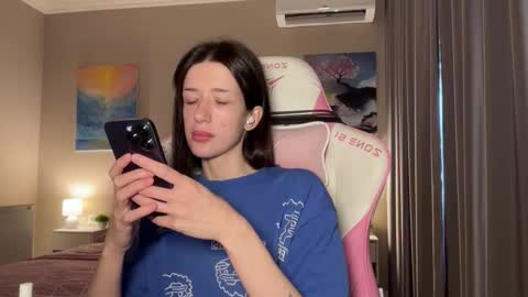 Snapshot of fairy_bloomix chatting on October 29, 2025, 11:34 am Bloom  online show from October 29, 2025, 11:34 am