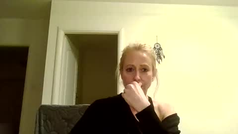 Snapshot of fairy_nightmare chatting on November 5, 2025, 7:03 pm Fairy NightMary online show from November 5, 2025, 7:03 pm