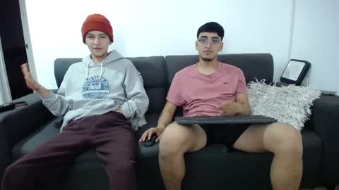 Snapshot of fallgays chatting on December 15, 2024, 3:45 am FallGays online show from December 15, 2024, 3:45 am