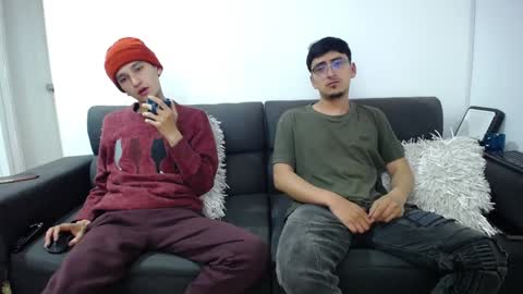 Snapshot of fallgays chatting on December 23, 2024, 1:40 am FallGays online show from December 23, 2024, 1:40 am