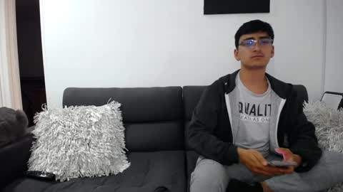 Snapshot of fallgays chatting on January 4, 2025, 2:56 am FallGays online show from January 4, 2025, 2:56 am