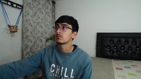 Snapshot of fallgays chatting on October 19, 2025, 10:43 pm FallGays online show from October 19, 2025, 10:43 pm