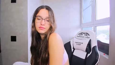 Snapshot of fancy_bunny chatting on September 16, 2025, 5:52 am fancy bunny online show from September 16, 2025, 5:52 am