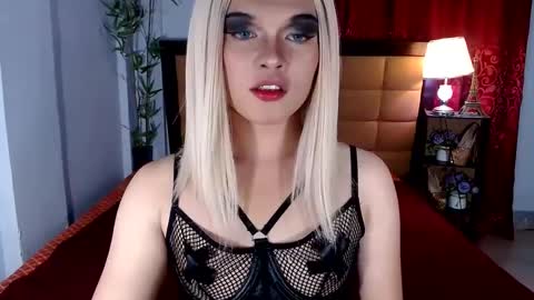 Snapshot of fantasticcock69_daniella chatting on December 14, 2024, 12:01 pm DANIELLA - DONT FORGET TO GIVE ME A THUMBSU UP online show from December 14, 2024, 12:01 pm