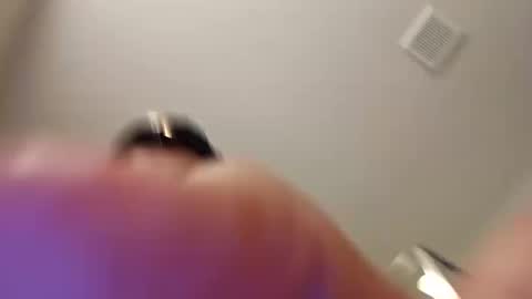 Snapshot of feelsbomber chatting on January 27, 2025, 6:09 am feelsbomber online show from January 27, 2025, 6:09 am