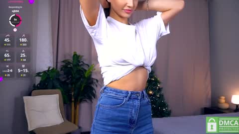 Snapshot of felissiany chatting on December 28, 2024, 4:30 am Hello im Nova online show from December 28, 2024, 4:30 am