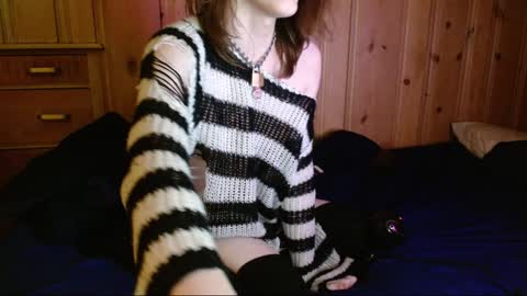 Snapshot of femboyflowers chatting on January 25, 2025, 7:06 am femboyflowers online show from January 25, 2025, 7:06 am