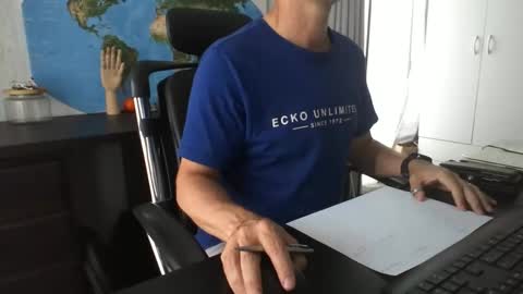 Snapshot of femdomsubby chatting on January 9, 2025, 3:26 am femdomsubby online show from January 9, 2025, 3:26 am