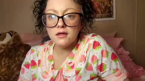 Snapshot of fieryminx67 chatting on September 19, 2025, 5:24 pm fieryminx67 online show from September 19, 2025, 5:24 pm