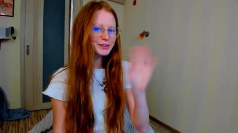 Snapshot of fire_luna chatting on September 30, 2025, 6:18 am fire_luna online show from September 30, 2025, 6:18 am