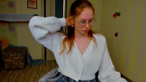 Snapshot of fire_luna chatting on October 6, 2025, 4:43 am fire_luna online show from October 6, 2025, 4:43 am