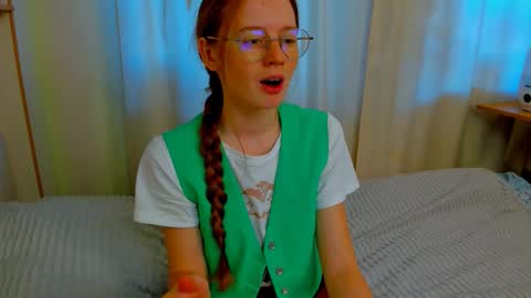 Snapshot of fire_luna chatting on November 14, 2025, 5:39 am fire_luna online show from November 14, 2025, 5:39 am