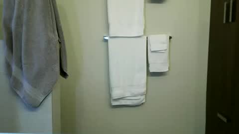 Snapshot of fitonetoo chatting on October 20, 2025, 1:00 pm fitonetoo online show from October 20, 2025, 1:00 pm