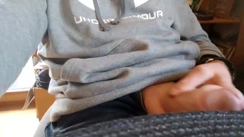 Snapshot of fiveforwilly1 chatting on February 21, 2025, 1:44 pm Markus online show from February 21, 2025, 1:44 pm