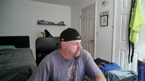 Snapshot of flaguy3233 chatting on January 17, 2025, 11:40 pm Florida guy online show from January 17, 2025, 11:40 pm