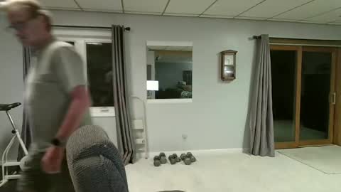 foodforcatfists online show from September 17, 2025, 2:24 am