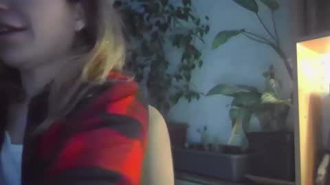 Snapshot of fox_red_lady7 chatting on March 2, 2025, 6:40 pm fox_red_lady7 online show from March 2, 2025, 6:40 pm