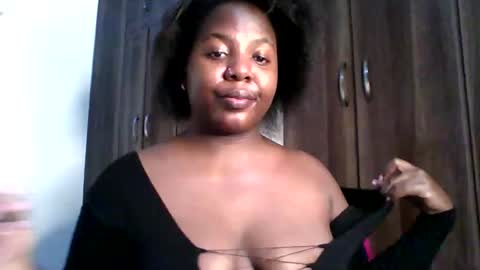 Snapshot of foxykay1 chatting on October 4, 2025, 4:21 am Kayla online show from October 4, 2025, 4:21 am