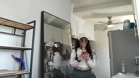 Snapshot of fragilemasochist chatting on October 9, 2025, 5:22 pm Angel online show from October 9, 2025, 5:22 pm