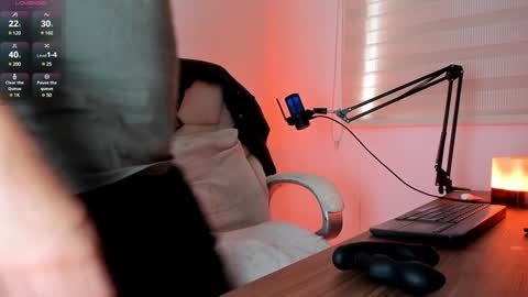 Snapshot of francodelacruz chatting on February 1, 2025, 12:16 pm Francum online show from February 1, 2025, 12:16 pm