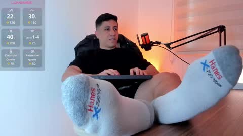 Snapshot of francodelacruz chatting on February 17, 2025, 8:36 pm Francum online show from February 17, 2025, 8:36 pm