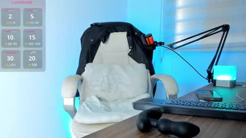 Snapshot of francodelacruz chatting on February 19, 2025, 5:27 pm Francum online show from February 19, 2025, 5:27 pm