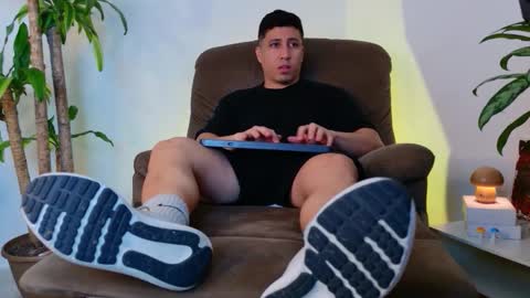 Snapshot of francodelacruz chatting on October 17, 2025, 8:33 pm Francum online show from October 17, 2025, 8:33 pm