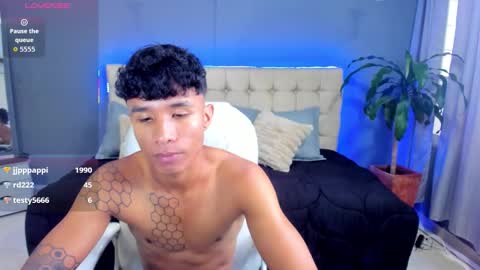 Snapshot of frank98_ chatting on October 10, 2025, 7:35 pm frank98_ online show from October 10, 2025, 7:35 pm