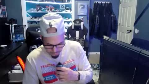 frankievw9 online show from October 24, 2025, 6:10 am
