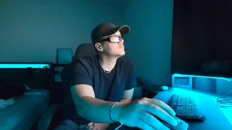 franzua2_0 online show from October 23, 2025, 4:01 am