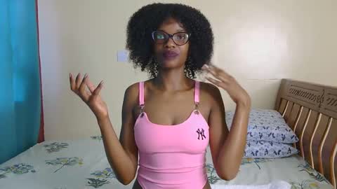 Snapshot of freakky_nessa chatting on December 8, 2024, 6:22 am Nessa-Independent model online show from December 8, 2024, 6:22 am