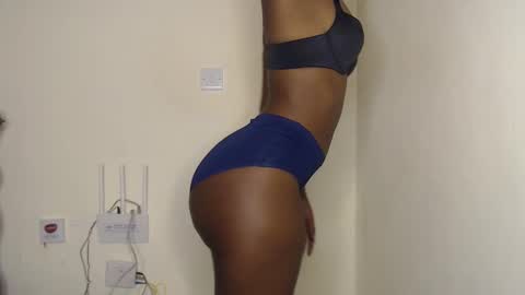 Snapshot of freaky_ass chatting on December 4, 2024, 12:25 pm Berry online show from December 4, 2024, 12:25 pm