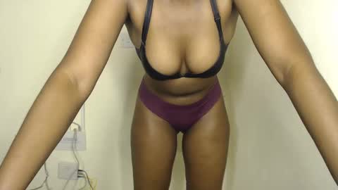 Snapshot of freaky_ass chatting on January 7, 2025, 1:17 am Berry online show from January 7, 2025, 1:17 am