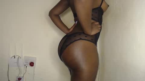 Snapshot of freaky_ass chatting on October 17, 2025, 2:52 pm Berry online show from October 17, 2025, 2:52 pm