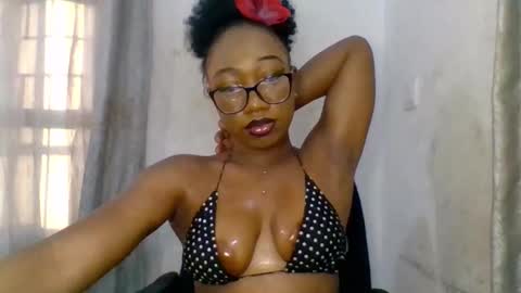 Snapshot of freaky_ebonygirl chatting on October 17, 2025, 6:05 am Freaky ebonygirl online show from October 17, 2025, 6:05 am