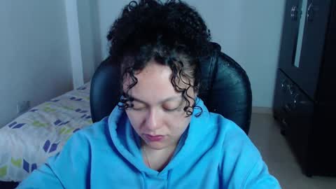 Snapshot of freud_x_louise1 chatting on January 6, 2025, 4:04 am Louise  online show from January 6, 2025, 4:04 am