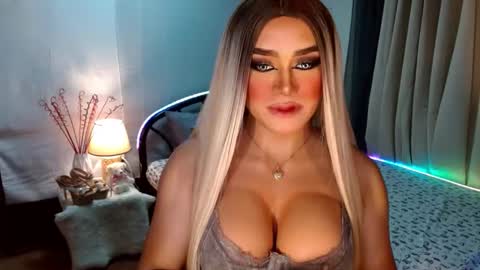 Miss Frea  online show from October 6, 2025, 11:02 pm