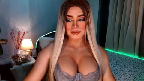 Miss Frea  online show from October 9, 2025, 12:30 am
