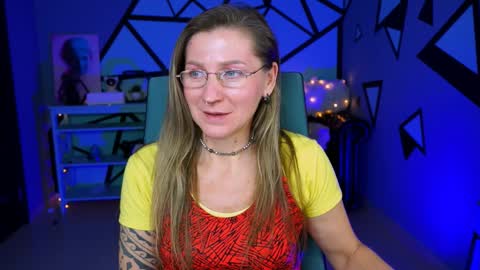 Snapshot of fridatander chatting on December 17, 2024, 8:12 am Frida Tander online show from December 17, 2024, 8:12 am