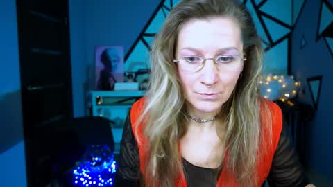 Snapshot of fridatander chatting on December 26, 2024, 9:11 am Frida Tander online show from December 26, 2024, 9:11 am